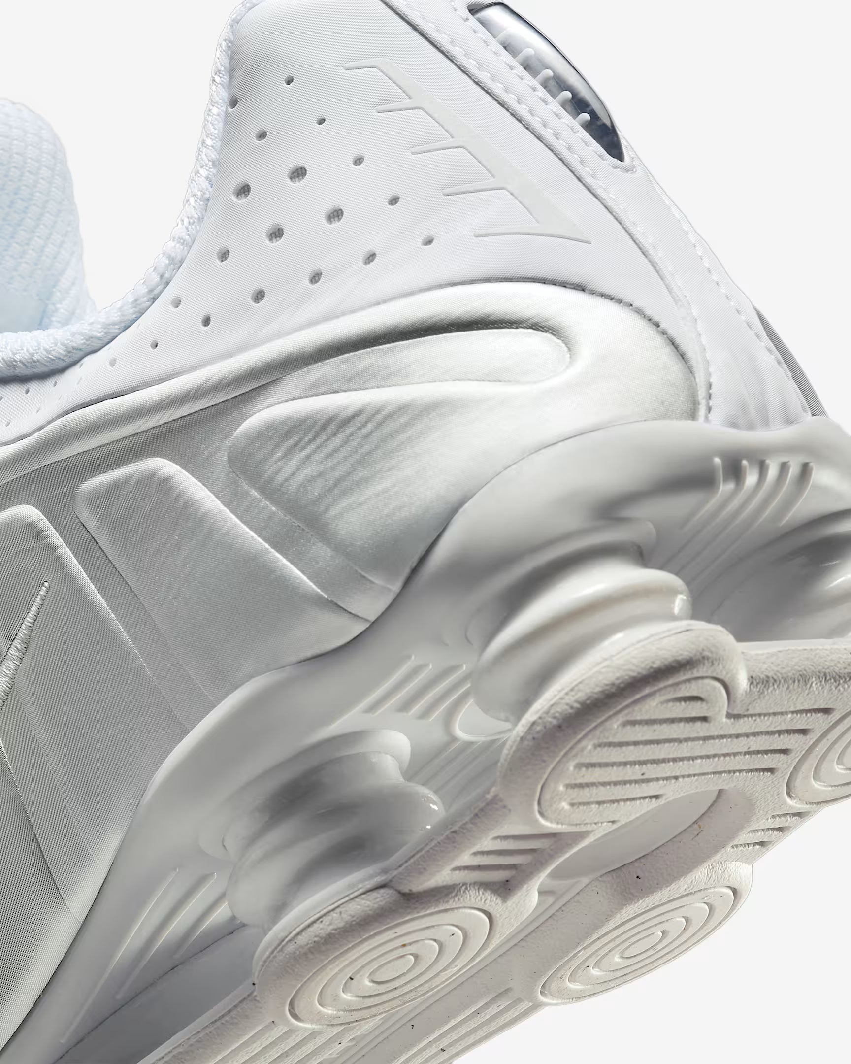 Nike Shox R4 White/Bright Crimson/Metallic Silver